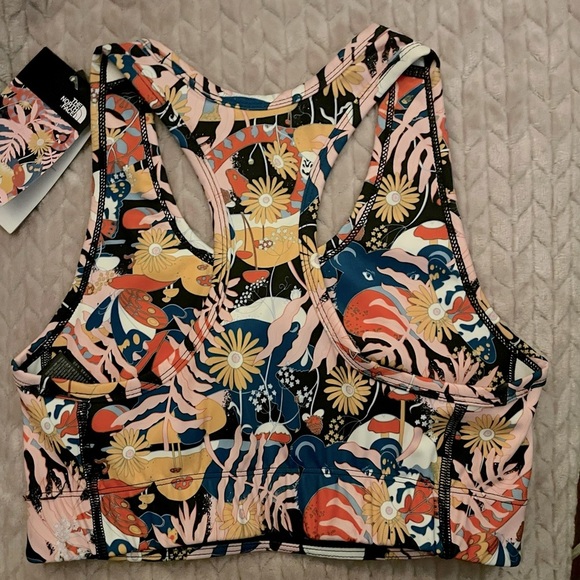 NWT North Face Sports Bra​ - Picture 2 of 5